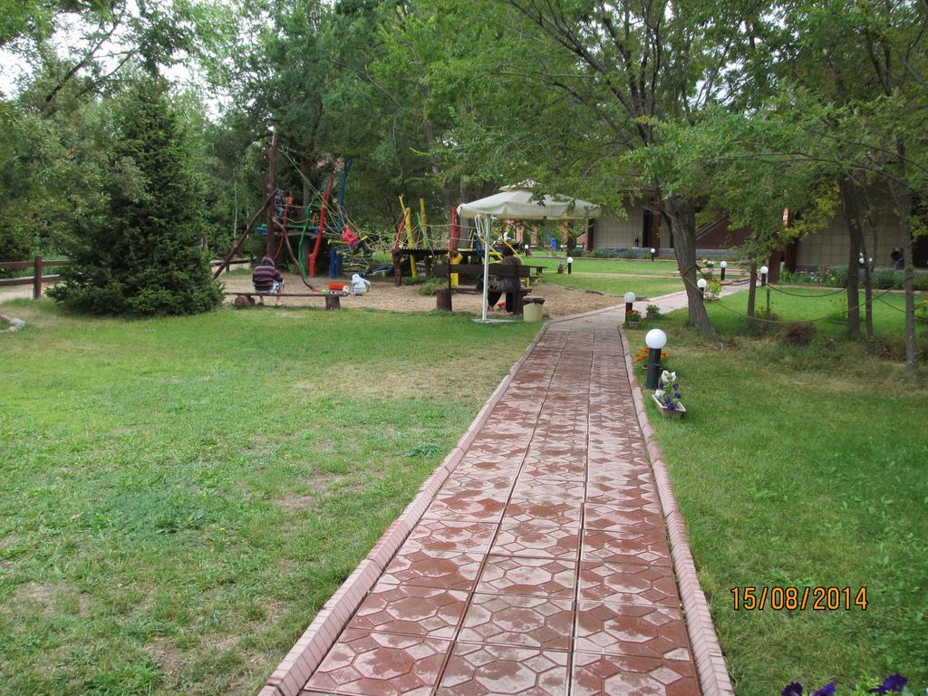 בוסטרי Meerim Murok מראה חיצוני תמונה